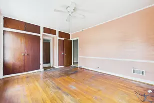 8156 S Paxton Ave, Chicago, IL 60617 - Photo 8
