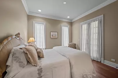 586 Spruce Avenue, Lake Forest, IL 60045 - Photo 32