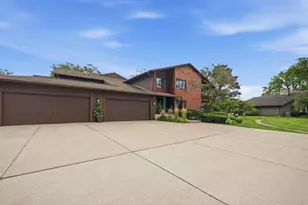 3105 Toulon Dr, Northbrook, IL 60062 - Photo 2