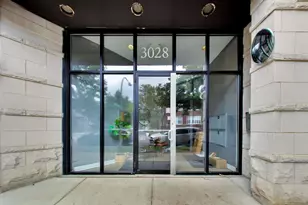 3028 W Roscoe St, Chicago, IL 60618 - Photo 6