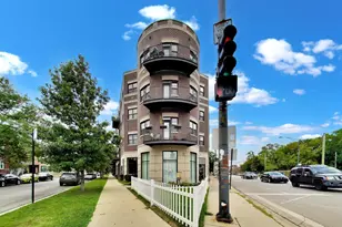3028 W Roscoe St, Chicago, IL 60618 - Photo 4