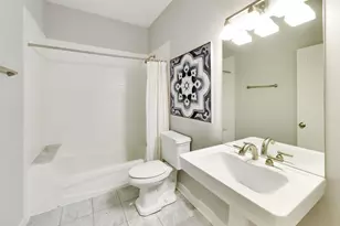 3028 W Roscoe St, Chicago, IL 60618 - Photo 26
