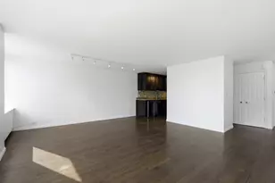 4250 N Marine Dr, Chicago, IL 60613 - Photo 4