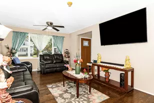811 Glenwood Ave, Joliet, IL 60435 - Photo 2