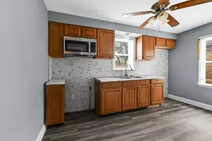 12755 S Parnell St, Chicago, IL 60628 - Photo 8