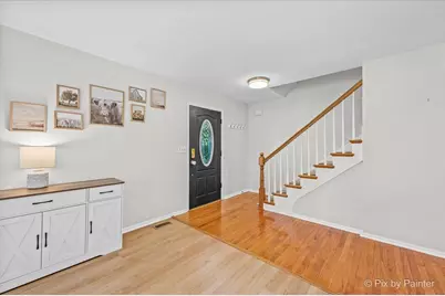 344 Yorkshire Drive, Mundelein, IL 60060 - Photo 2