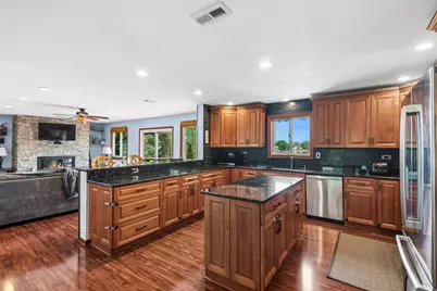 2202 Lake Shore Drive, Lindenhurst, IL 60046 - Photo 4