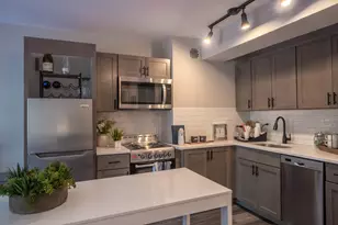 5815 N Sheridan Rd, Chicago, IL 60660 - Photo 2