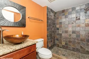 18559 Meadow Ln, Hazel Crest, IL 60429 - Photo 4