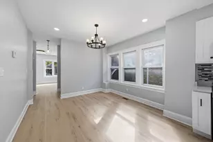 8352 S Phillips Ave, Chicago, IL 60617 - Photo 12