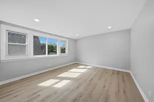 8352 S Phillips Ave, Chicago, IL 60617 - Photo 24