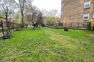 7432 N Seeley Ave, Chicago, IL 60645 - Photo 2