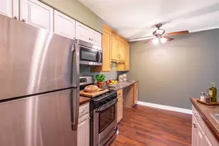 1475 Rebecca Dr, Hoffman Estates, IL 60169 - Photo 6