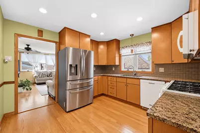 2642 N 72nd Court, Elmwood Park, IL 60707 - Photo 8