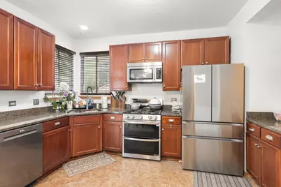 2607 W Westwood Court, Carpentersville, IL 60110 - Photo 8