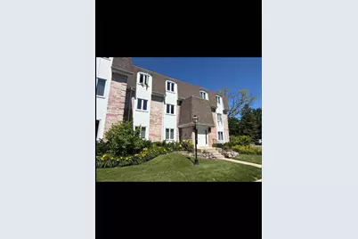 133 E Winchester Road #D, Libertyville, IL 60048 - Photo 1