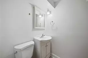 1647 W Sherwin Ave, Chicago, IL 60626 - Photo 16