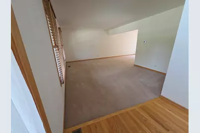 2103 E Seminole Lane, Mount Prospect, IL 60056 - Photo 4