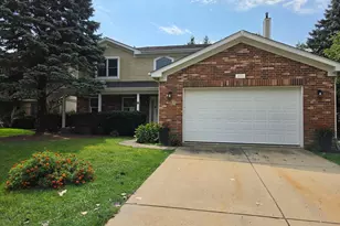 2103 E Seminole Ln, Mount Prospect, IL 60056 - Photo 2
