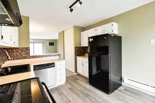156 Dunteman Dr, Glendale Heights, IL 60139 - Photo 14
