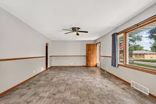 1217 Gertrude Ave, Champaign, IL 61821 - Photo 4