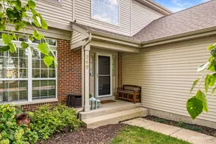 646 Pearces Ford Rd, Oswego, IL 60543 - Photo 2