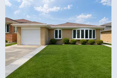 4262 W Pratt Avenue, Lincolnwood, IL 60712 - Photo 1