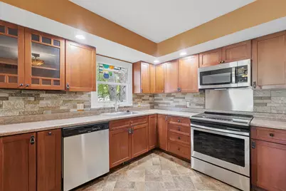 2108 Blackthorn Drive, Champaign, IL 61821 - Photo 12