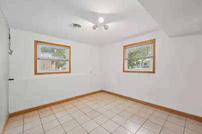 2108 Blackthorn Drive, Champaign, IL 61821 - Photo 32