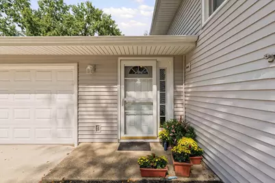 2108 Blackthorn Drive, Champaign, IL 61821 - Photo 4