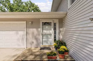2108 Blackthorn Dr, Champaign, IL 61821 - Photo 4