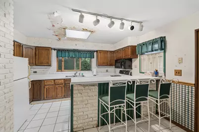 9041 Maple Avenue, Burr Ridge, IL 60527 - Photo 10