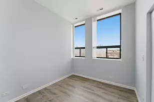2451 W Howard St, Chicago, IL 60645 - Photo 10