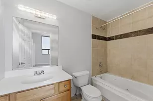 2451 W Howard St, Chicago, IL 60645 - Photo 14