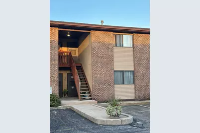 555 Central Parkway Road #F, Woodstock, IL 60098 - Photo 1