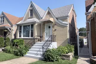 3916 W 59th Pl, Chicago, IL 60629 - Photo 2