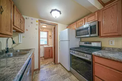 710 Glidden Avenue, Dekalb, IL 60115 - Photo 10