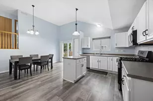 2007 Gray Hawk Dr, Plainfield, IL 60586 - Photo 4