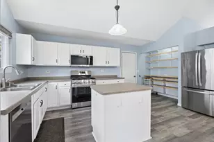 2007 Gray Hawk Dr, Plainfield, IL 60586 - Photo 6