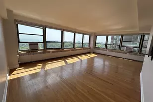 4180 N Marine Dr, Chicago, IL 60613 - Photo 2