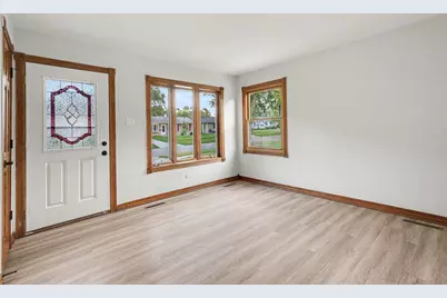 6900 Magnolia Street, Hanover Park, IL 60133 - Photo 4