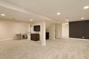 1315 Somerset Dr, Glenview, IL 60025 - Photo 18
