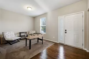 901 Hudson Dr, Joliet, IL 60431 - Photo 2