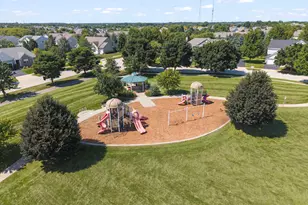 274 Comstock Dr, Elgin, IL 60124 - Photo 30