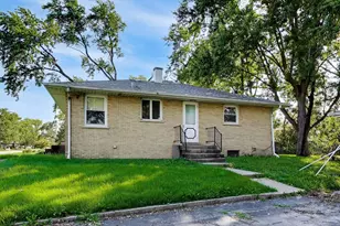 19112 S Champlain Ave, Glenwood, IL 60425 - Photo 12