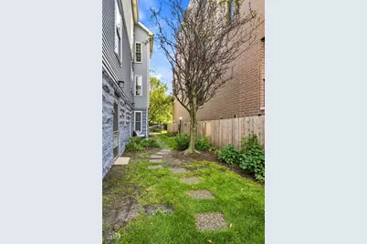 1640 W Diversey Avenue #6, Chicago, IL 60614 - Photo 30