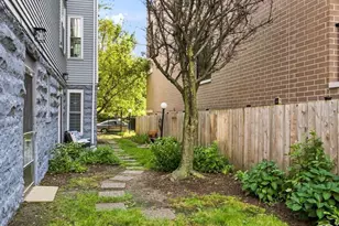 1640 W Diversey Ave, Chicago, IL 60614 - Photo 30