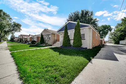 7914 S Richmond Street, Chicago, IL 60652 - Photo 2