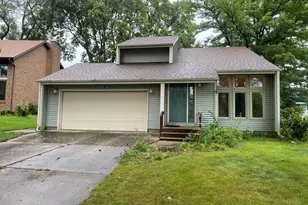 608 S Lainey Ave, Ottawa, IL 61350 - Photo 2