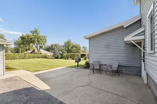 1610 Madison St, Lockport, IL 60441 - Photo 2